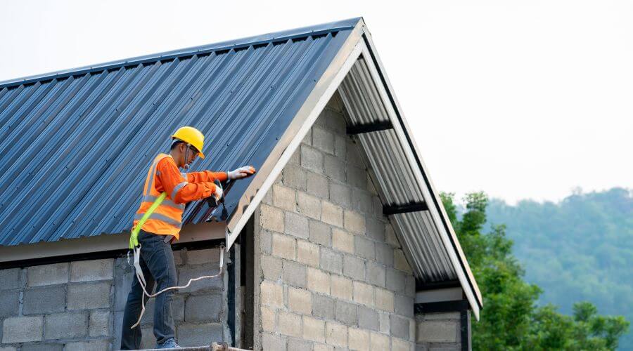 Professional residential roofers in Walls, MS